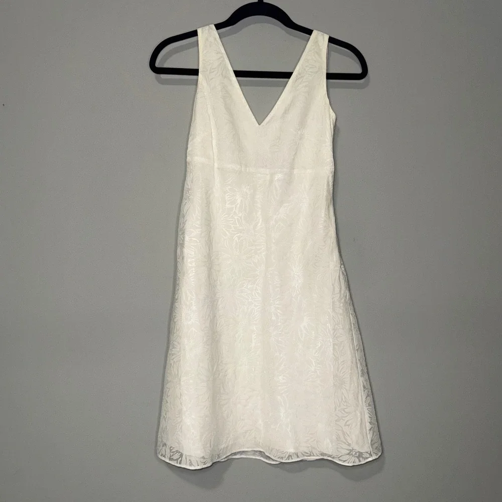 Ann Taylor Petites‎ White Floral Jacquard V-Neck A-Line Mini Dress Size 0P